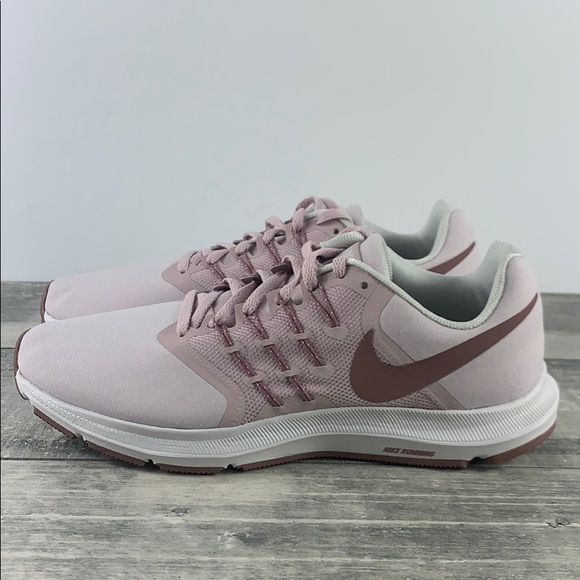 nike run swift pink
